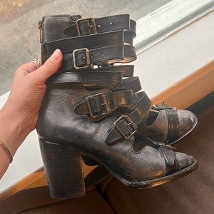 Freebird Bond Sandals